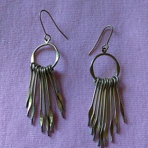 COLOR GOLD EARRINGNS.